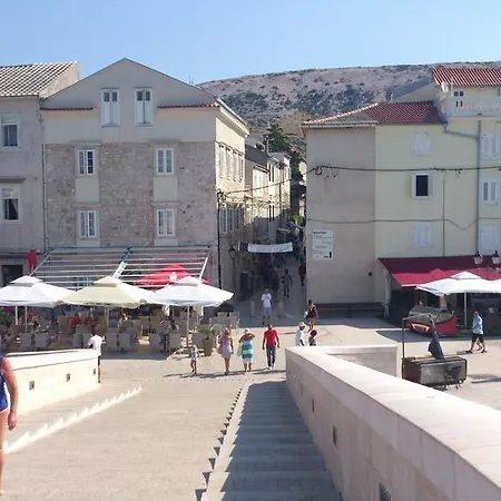 Marin Pag Town