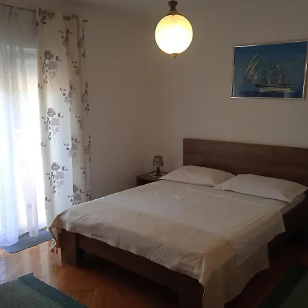 Marin Apartman Pag Town